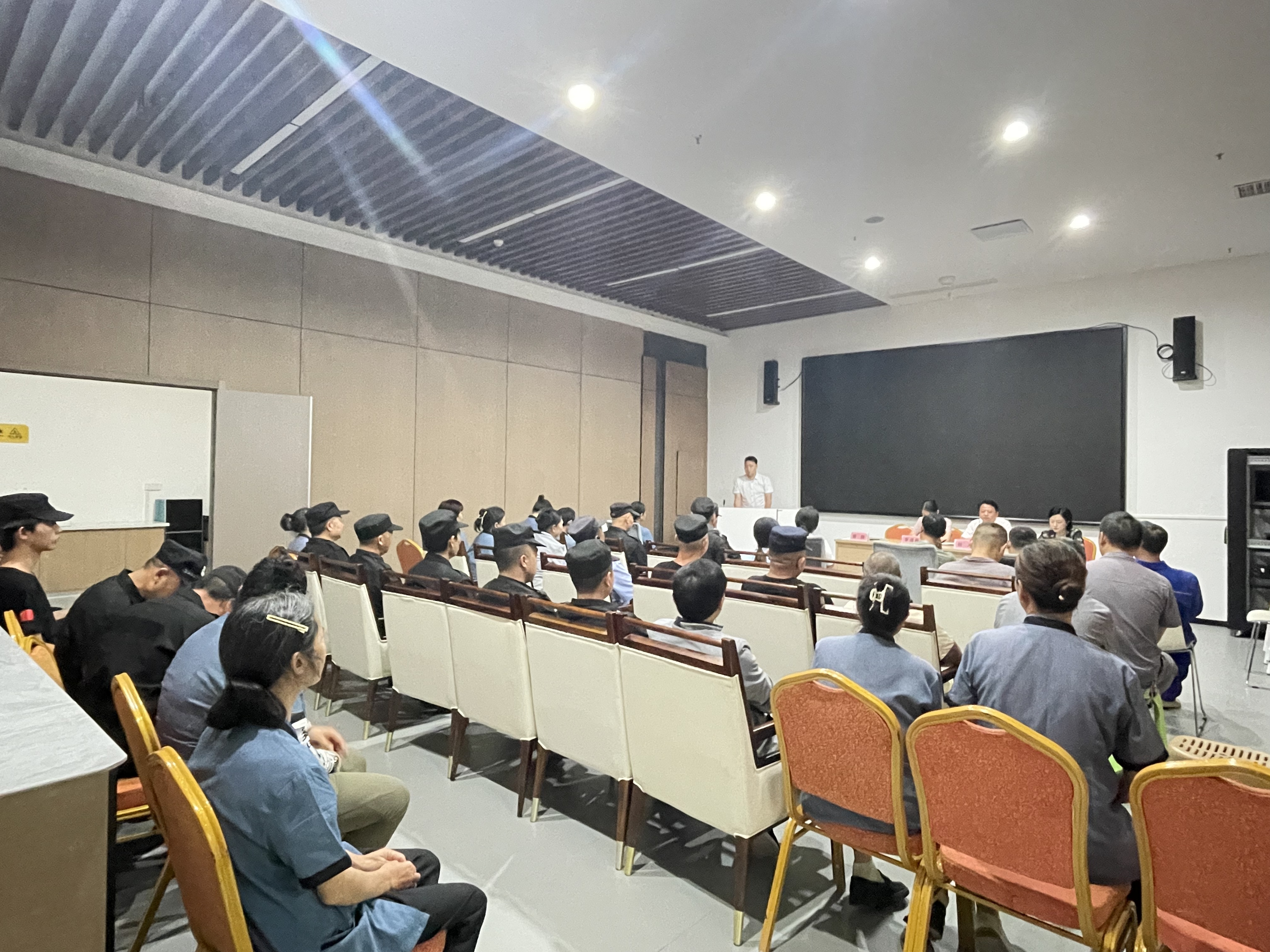 2025年江华物业环境部上半年工作总结与下半年工作计划会议